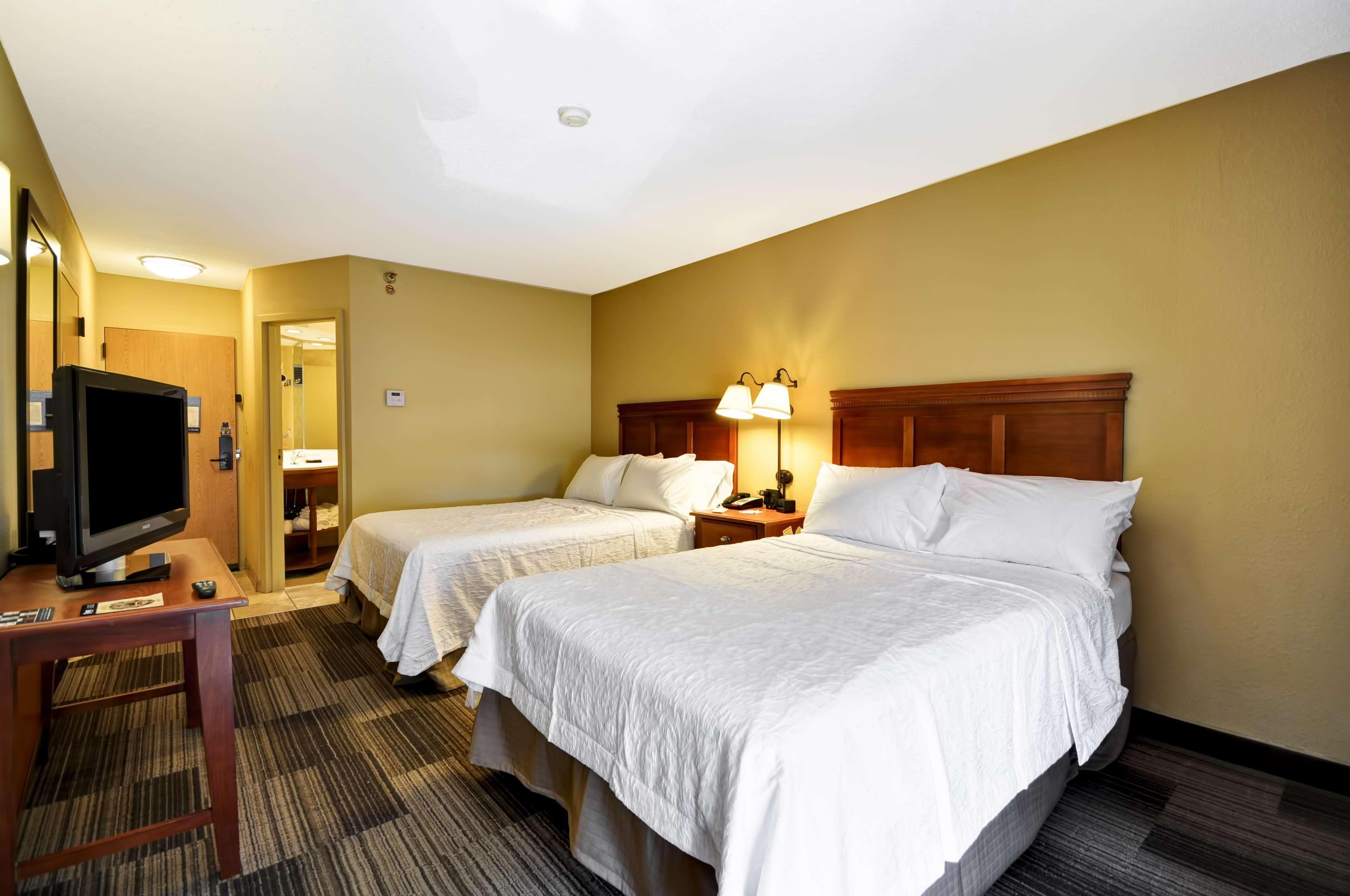 Hampton Inn Memphis Poplar Exterior photo