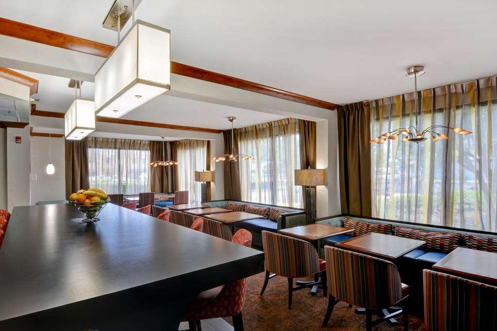 Hampton Inn Memphis Poplar Interior photo