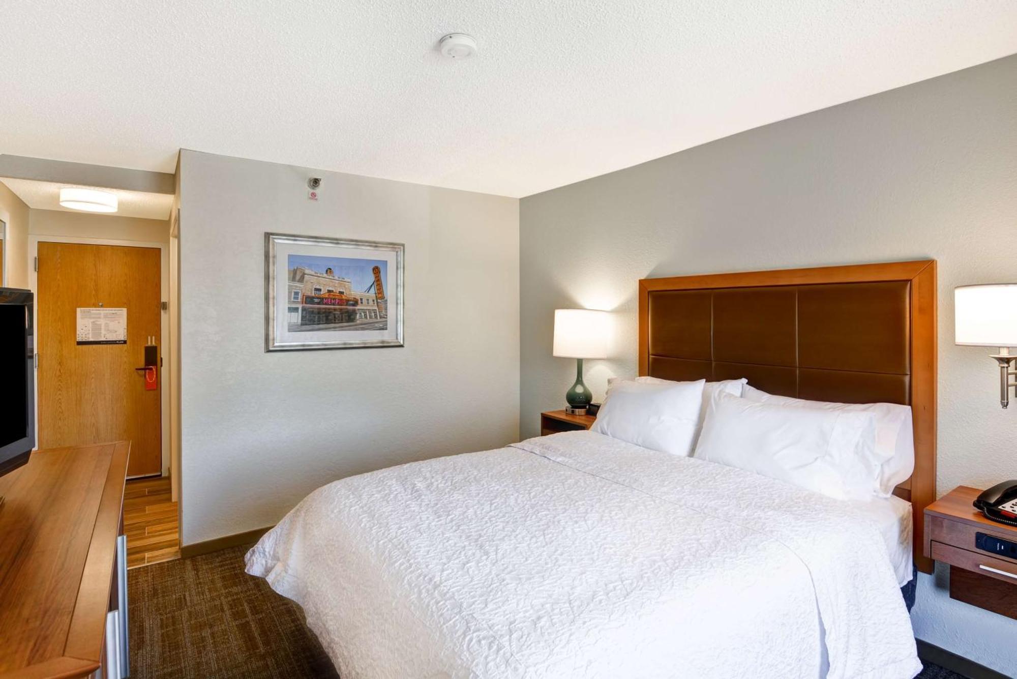 Hampton Inn Memphis Poplar Exterior photo