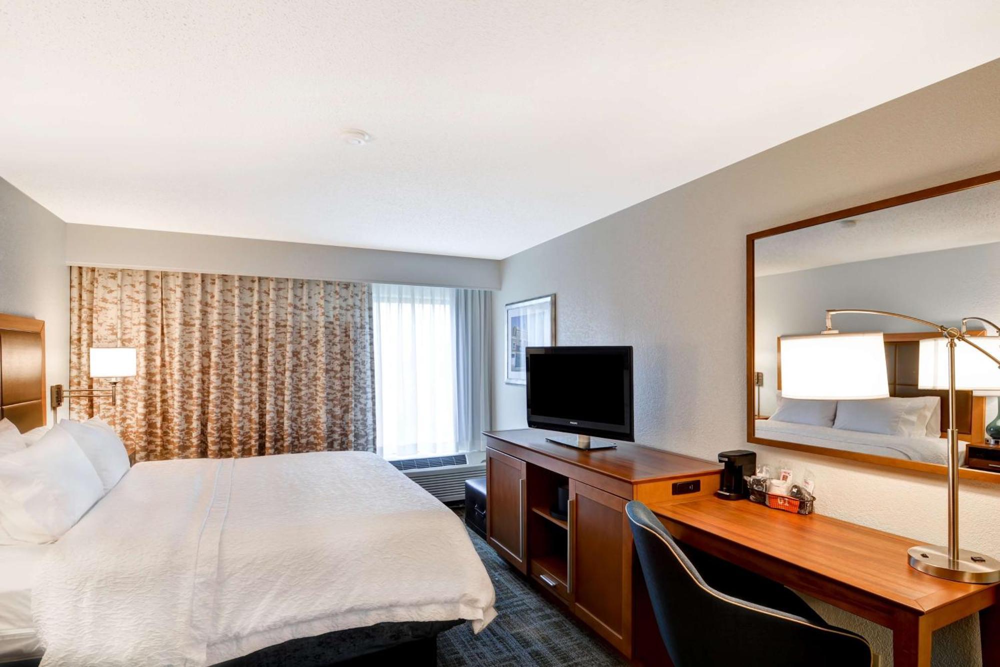 Hampton Inn Memphis Poplar Exterior photo