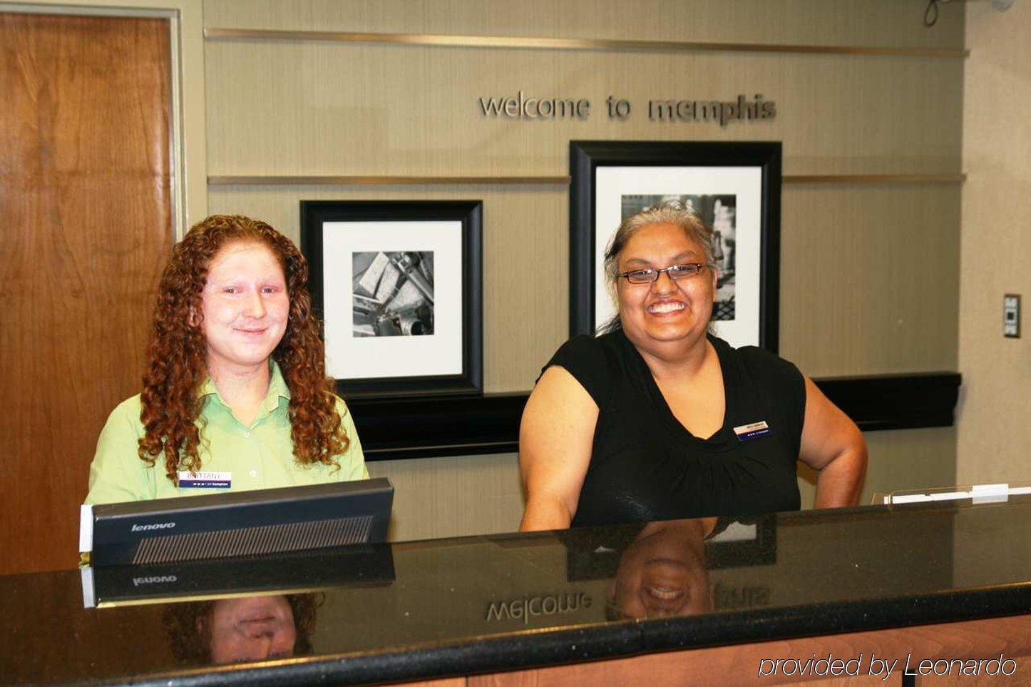 Hampton Inn Memphis Poplar Interior photo