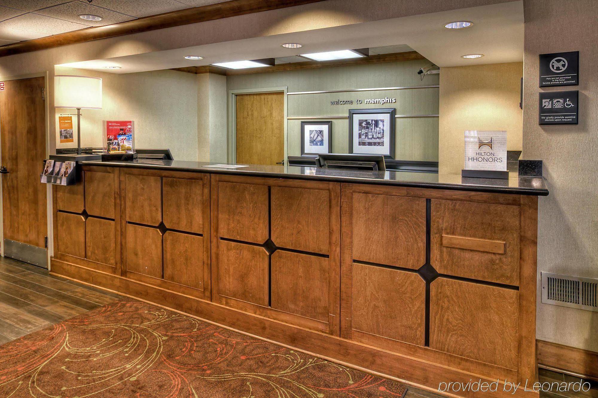 Hampton Inn Memphis Poplar Exterior photo