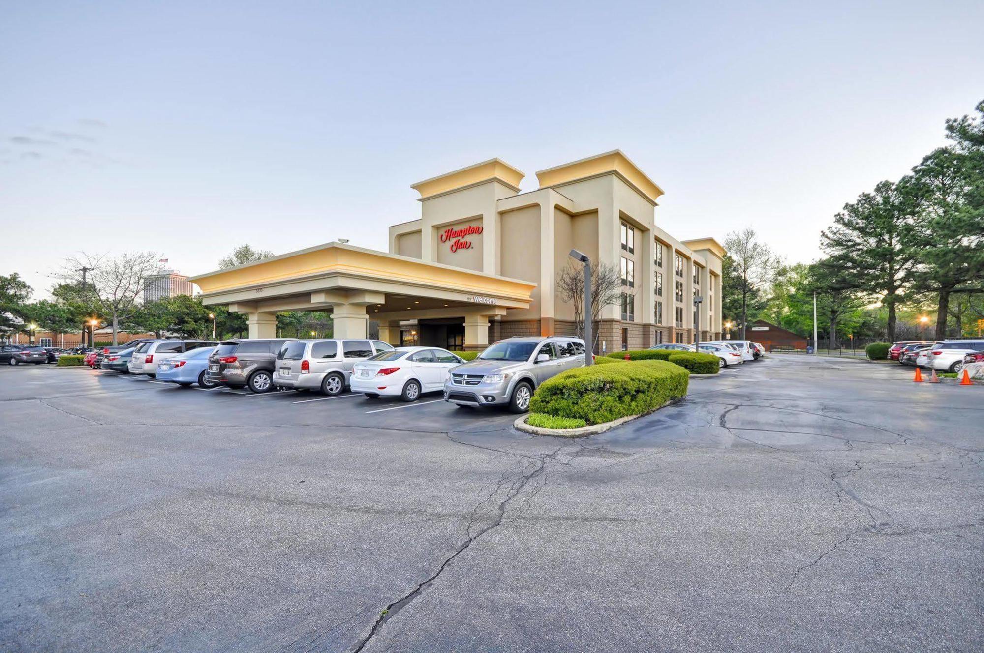 Hampton Inn Memphis Poplar Exterior photo